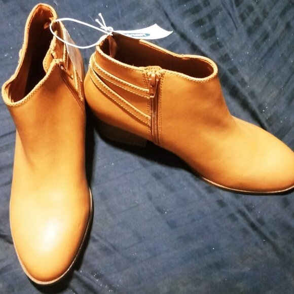 Old Navy Shoes - Old Navy Classy Stylish Women's Boots Sz. 5